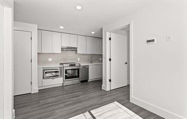 2 beds, 1 bath, 515 sqft, $2,800, Unit 1400-302