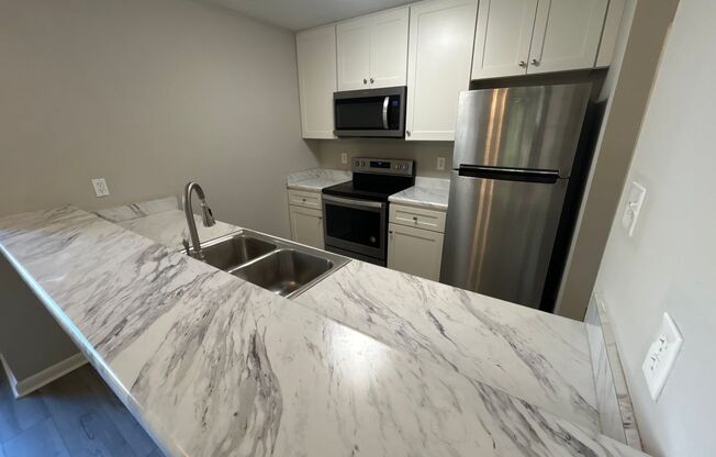 2 Bedroom | 1.5 Bathroom End Unit North Raleigh Townhome