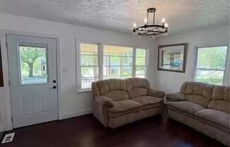 2 beds, 1 bath, $1,395