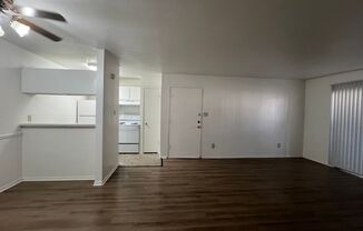 1 bed, 1 bath, 660 sqft, $950, Unit 215