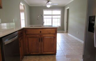 3 beds, 2 baths, $1,650