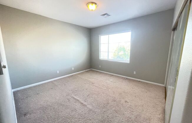 3 beds, 2.5 baths, $3,300