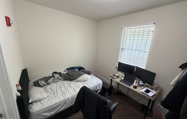 3 beds, 3 baths, 823 sqft, $1,695, Unit Unit 01