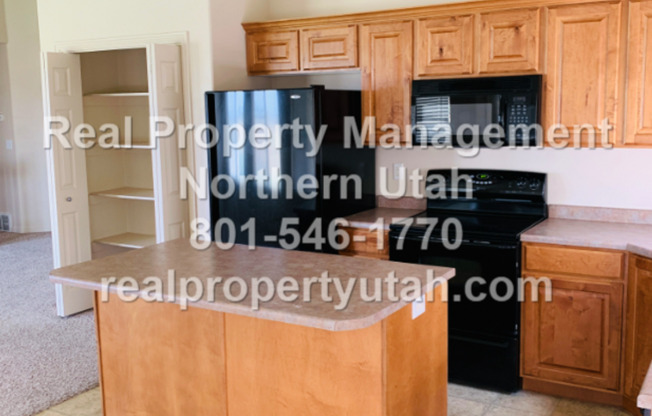 3 beds, 2 baths, $2,150