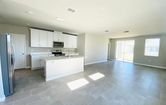 573 SUN WARBLER WAY