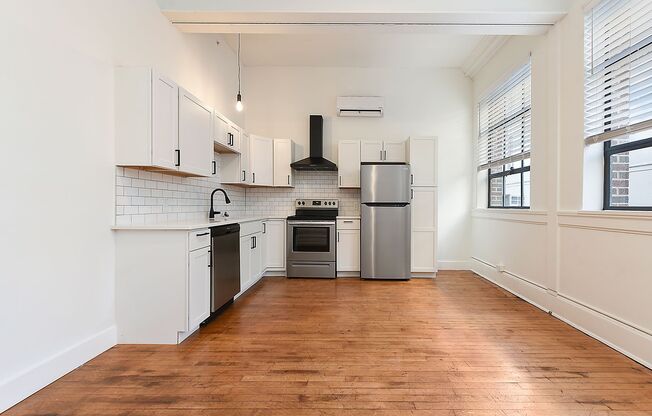 1 bed, 1 bath, 400 sqft, $1,250, Unit Bowtie High-211