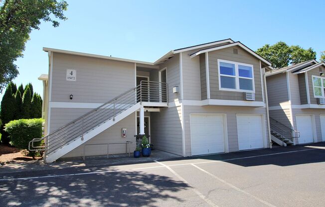 Light and Bright Remodeled Studio Condo in Convenient Bethany Location