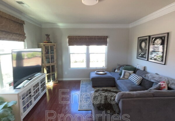 2116 HISTORIC CIR