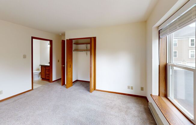 2 beds, 2 baths, 950 sqft, $1,695, Unit 7657CB