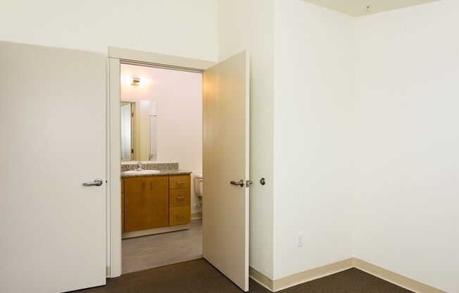 2 beds, 2 baths, 920 sqft, $1,700, Unit 89365-06