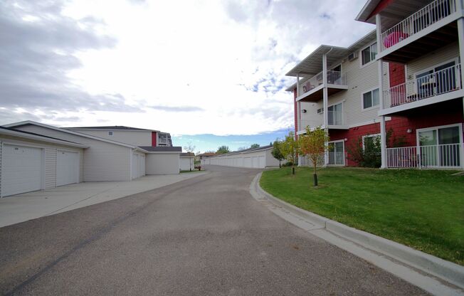 2 beds, 2 baths, 1,014 sqft, $1,415, Unit 1830-211