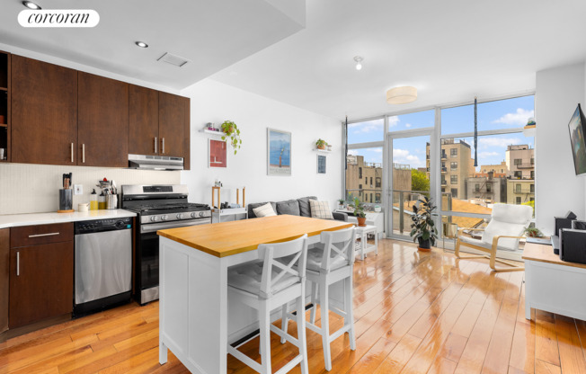 765 PARK PL