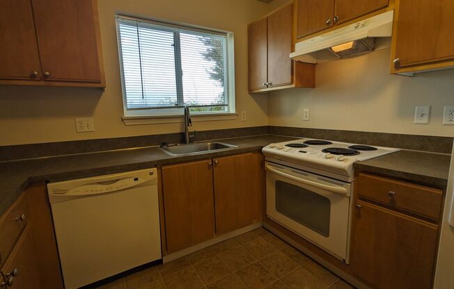 2 beds, 2 baths, 994 sqft, $1,200, Unit E106