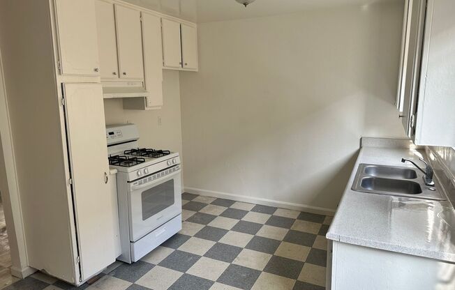 1 bed, 1 bath, 640 sqft, $1,650, Unit 102