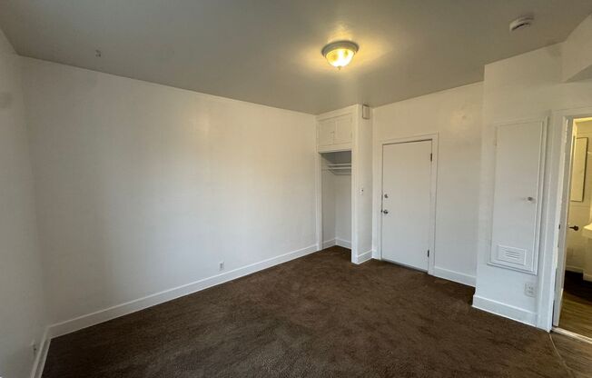 1 bed, 1 bath, 600 sqft, $850, Unit 5