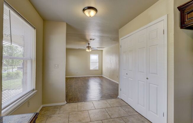 3 beds, 1 bath, $1,195