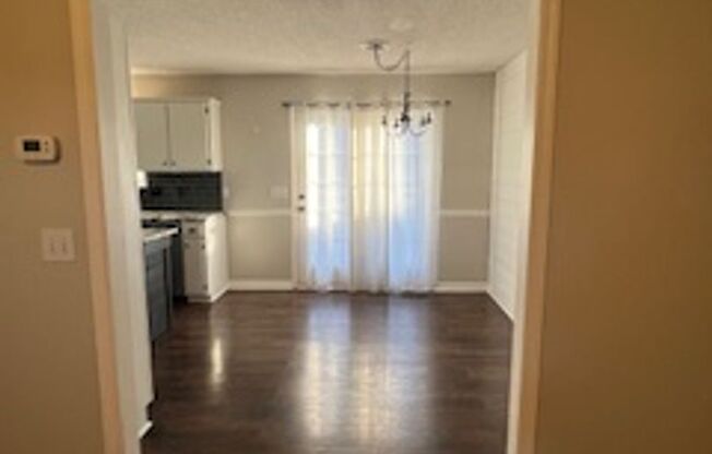 3 beds, 2 baths, $2,300