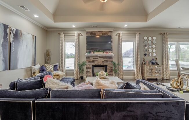 Winslow Cove Furnished Executive Estate with Pool