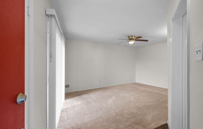 1 bed, 1 bath, 648 sqft, $1,075, Unit #4