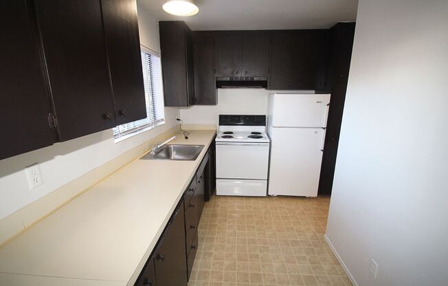 1 bed, 1 bath, 560 sqft, $1,195, Unit 21