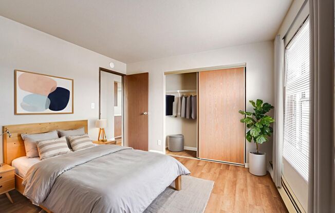 2 beds, 1 bath, 850 sqft, $1,249, Unit EE201