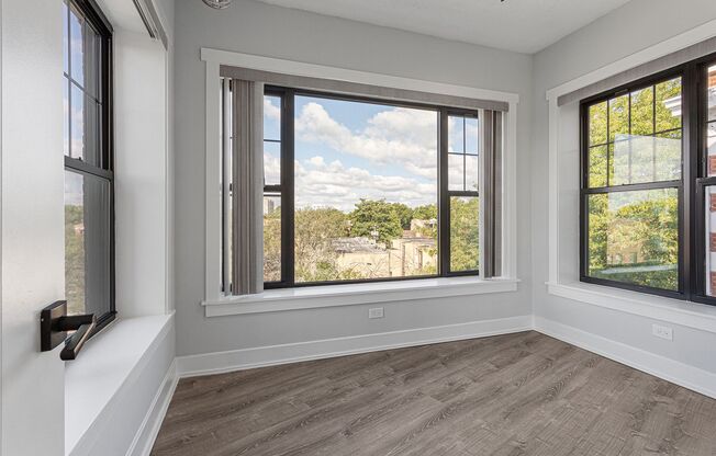 3 beds, 1 bath, 724 sqft, $2,700, Unit 514