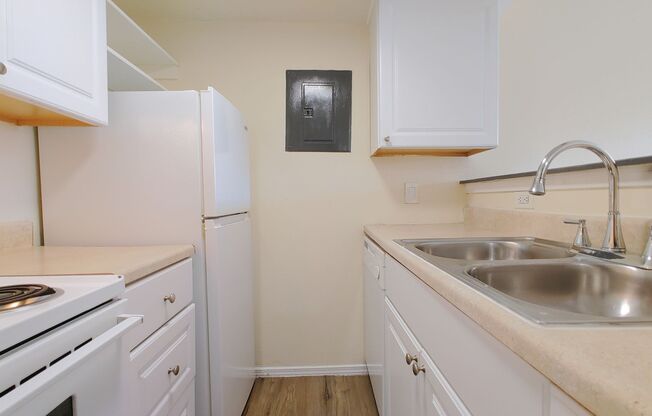 1 bed, 1 bath, 485 sqft, $825, Unit H106