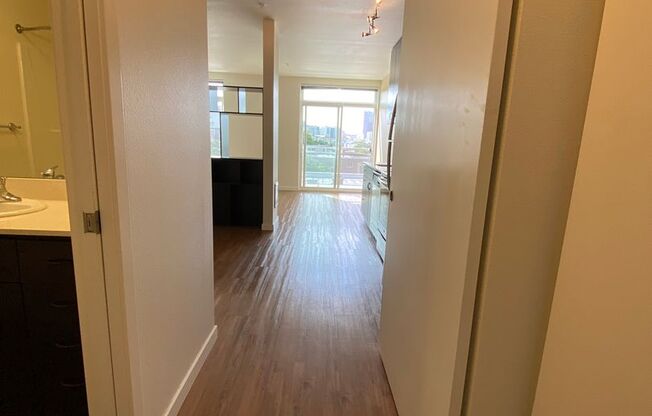 1 bed, 1 bath, 450 sqft, $1,525, Unit 406