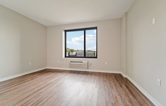 2 beds, 2 baths, 1,093 sqft, $3,005, Unit 200