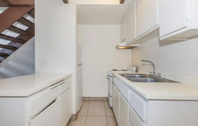1 bed, 1 bath, 500 sqft, $935, Unit 2-11