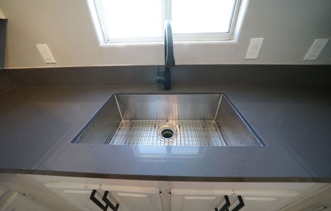 2 beds, 2 baths, $1,495, Unit Building 9
