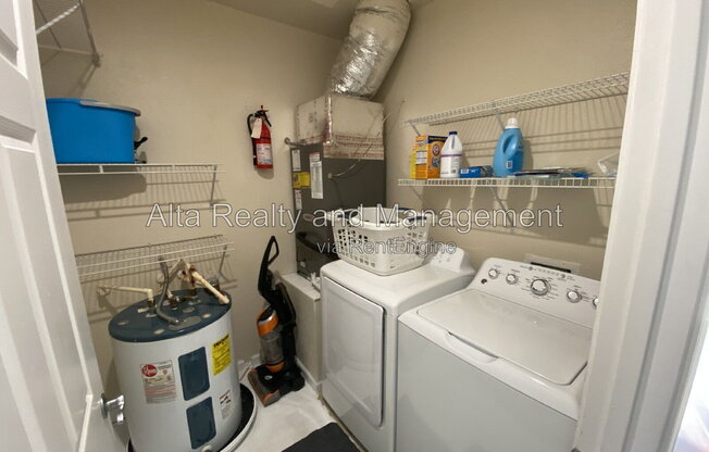 1 bed, 1 bath, 851 sqft, $1,300, Unit Apartment 2405