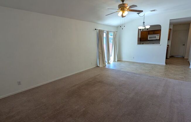 3/2/2 in Quail Valley / Fridge, Washer, Dryer Included / Owner Pays to Mow & Trim Yard / Large Deck in Backyard / CISD