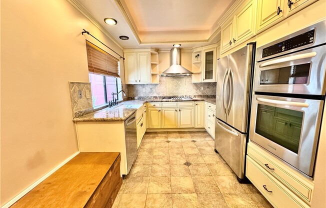 2 beds, 3 baths, 1,614 sqft, $4,000
