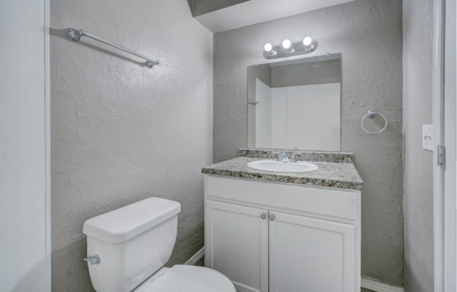 1 bed, 1 bath, 750 sqft, $880, Unit 5921-003