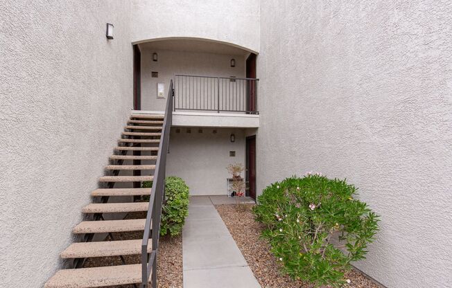 1 bed, 1 bath, $1,600, Unit Building 1 - second floor