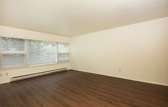 Avante Apartments - Charming, Centrally Located Building with Off Street Parking!