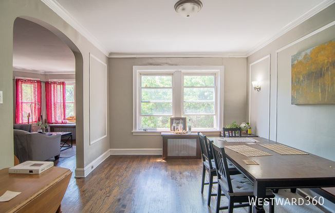 2134 W ARTHUR