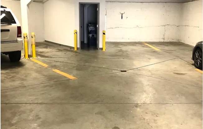 2 beds, 2 baths, $3,900, Unit 6