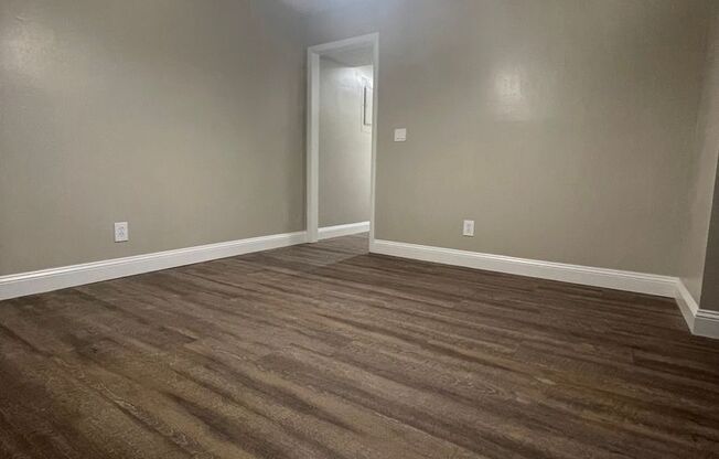 1 bed, 1 bath, 650 sqft, $995, Unit 4