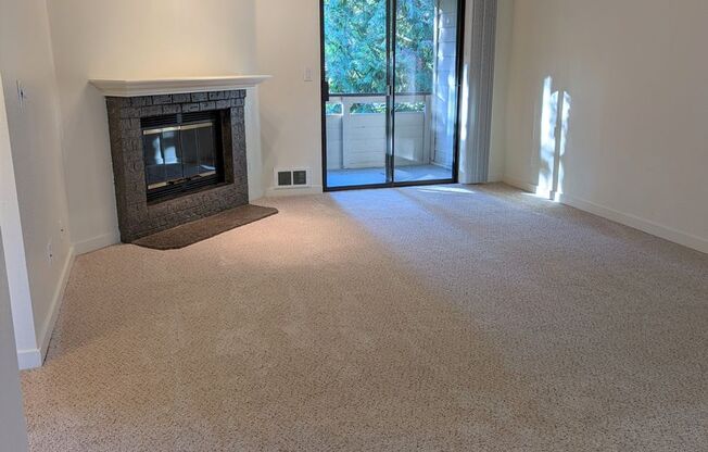 2 beds, 1 bath, 830 sqft, $2,000, Unit F301