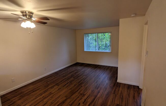 1 bed, 1 bath, 650 sqft, $1,200, Unit 04