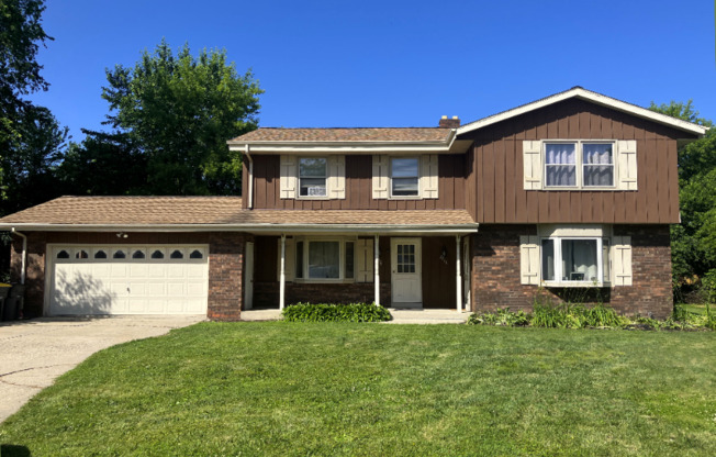 2711 ALBANY CT