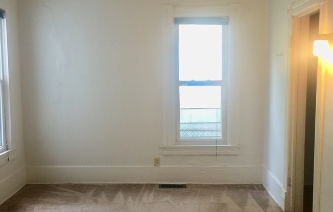 2 beds, 1 bath, $1,350, Unit 1