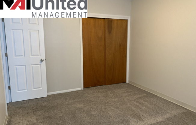 2 beds, 1 bath, $1,000, Unit Apt B