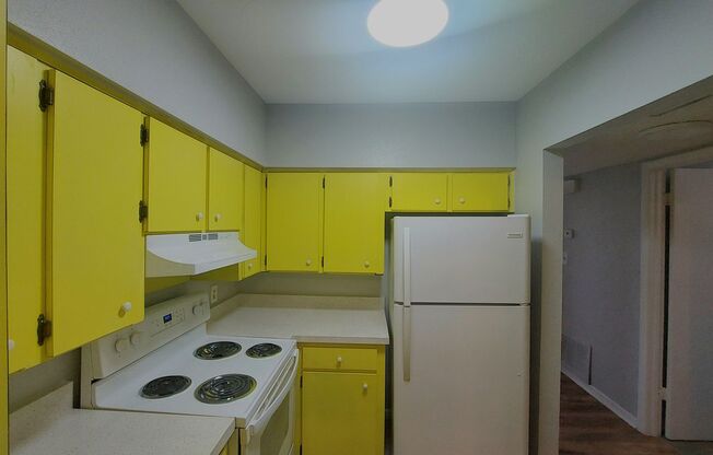 1 bed, 1 bath, 900 sqft, $1,050, Unit D5