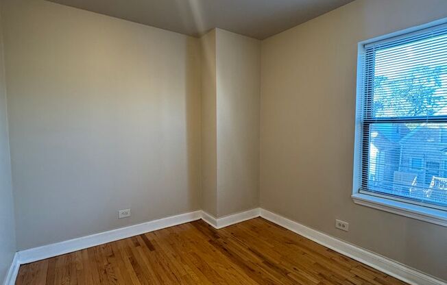2 beds, 1 bath, $1,150, Unit 4840 #2N