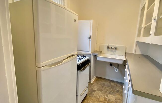 Studio, 1 bath, 405 sqft, $1,495, Unit 406