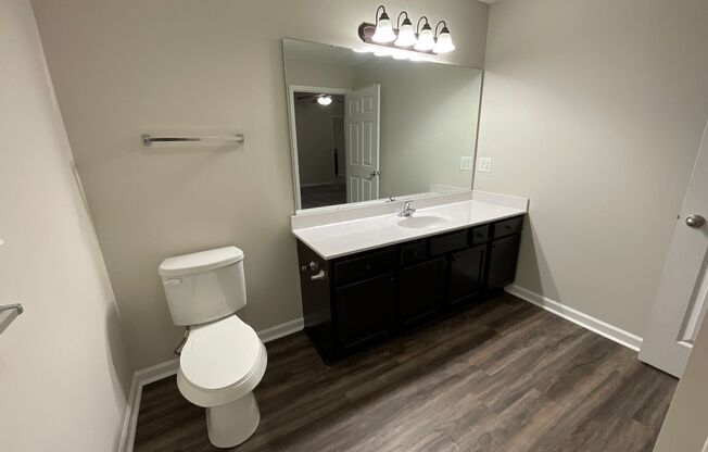 2 beds, 2 baths, 1,131 sqft, $1,425, Unit 2796-6