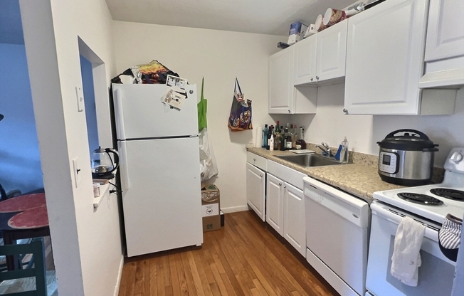 1 bed, 1 bath, 999 sqft, $2,800, Unit 17
